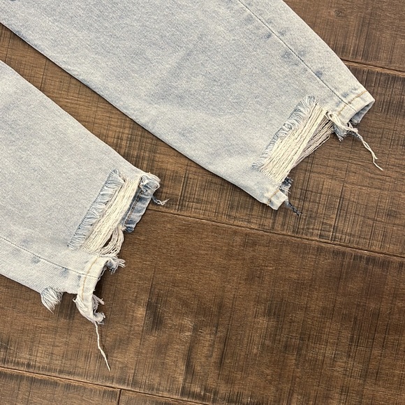 AS NEW ZARA HIGH WAIST MOM JEANS SIZE 8 - Picture 9 of 16